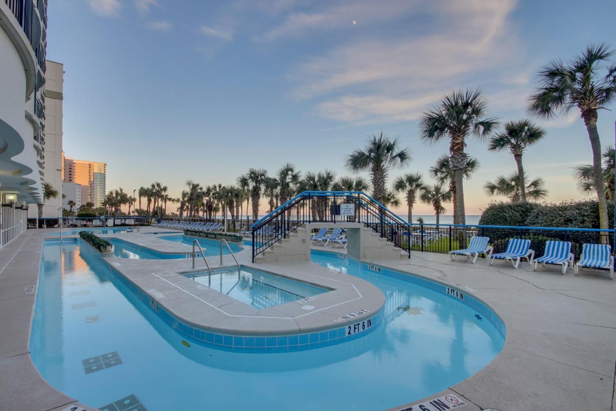 Oceanfront Condo W Balcony Minutes Walk To The Beach Myrtle Beach Exterior photo